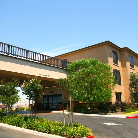 Hampton Inn Norco/Corona Екстериор снимка