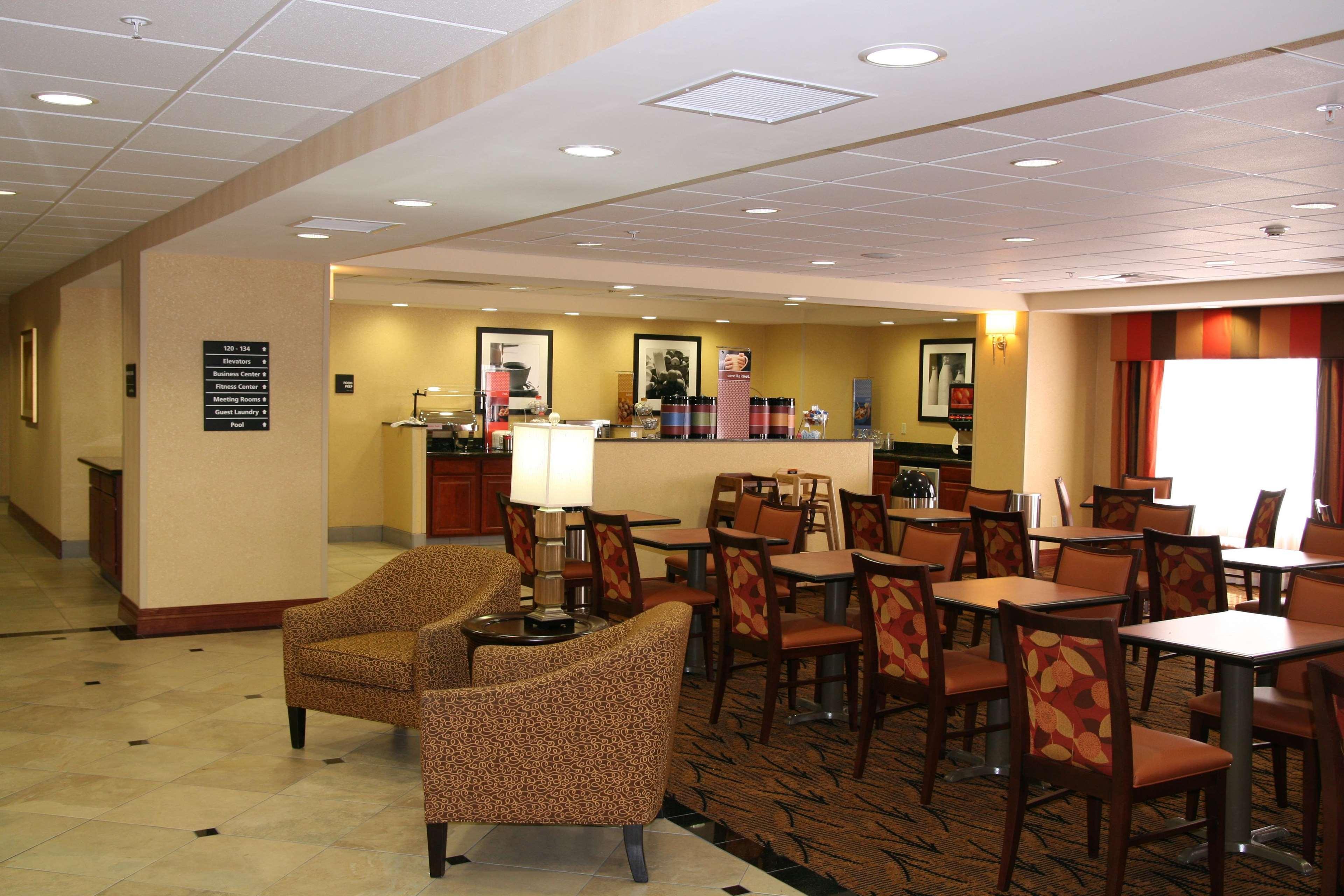Hampton Inn Norco/Corona Ресторант снимка