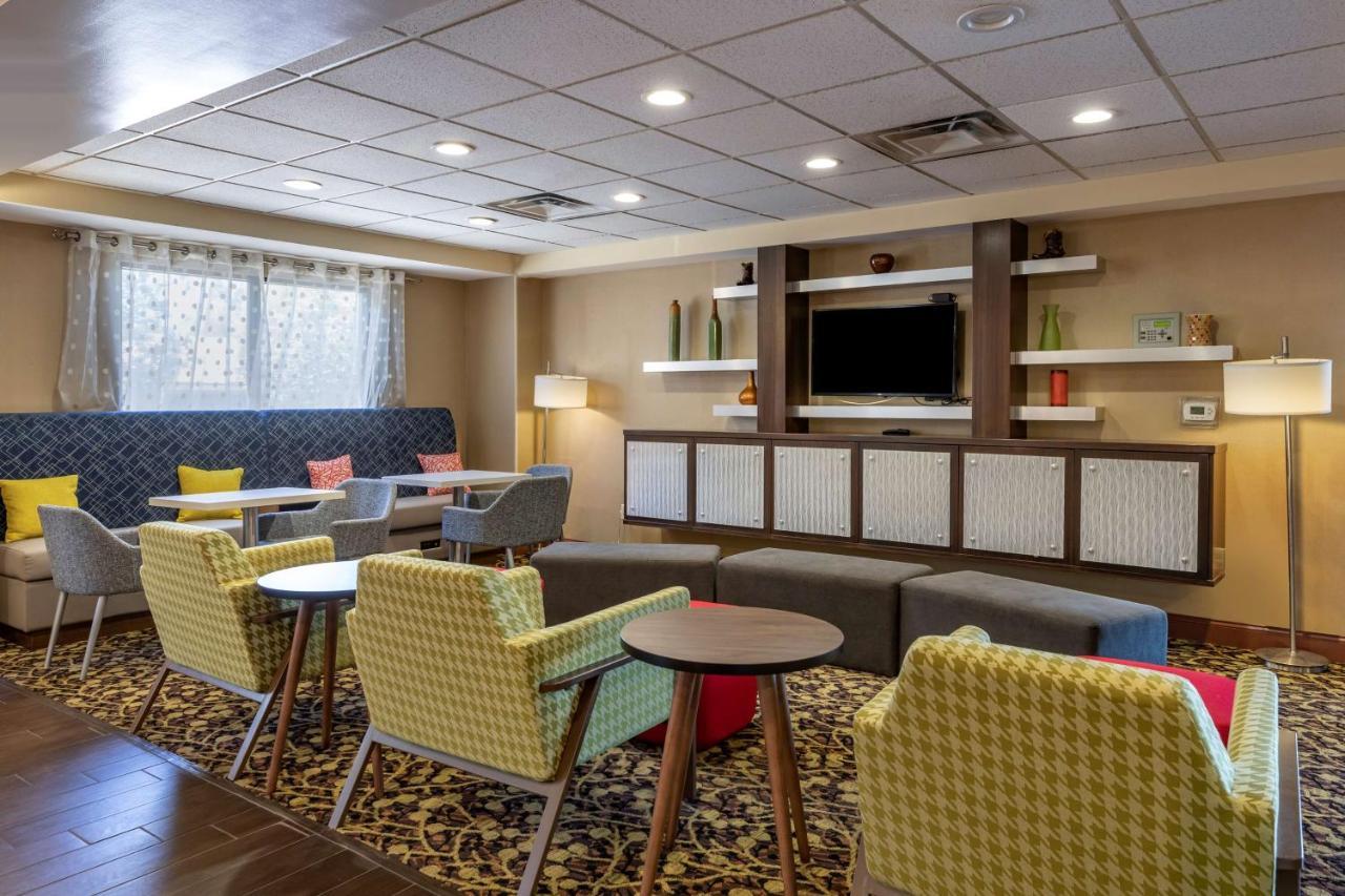 Hampton Inn Norco/Corona Екстериор снимка