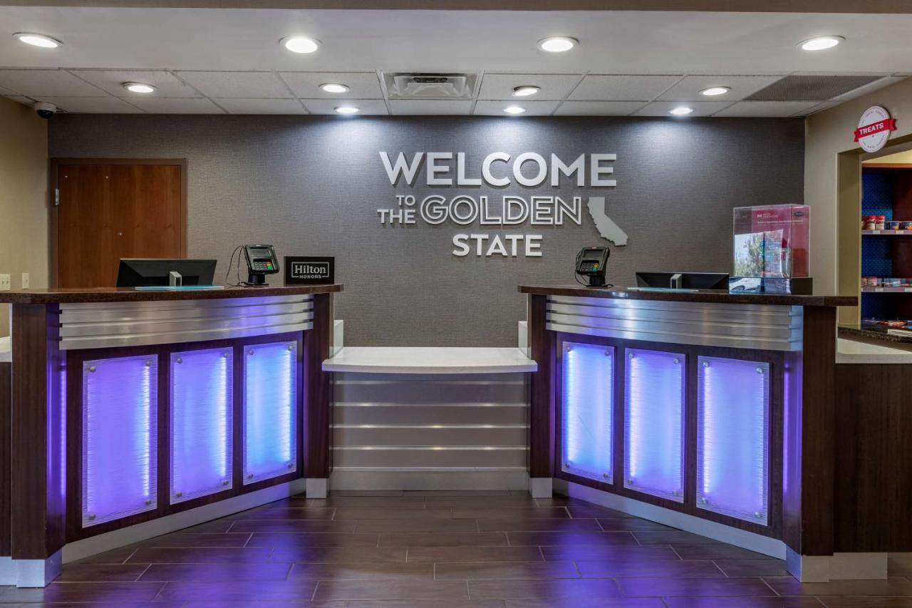 Hampton Inn Norco/Corona Екстериор снимка