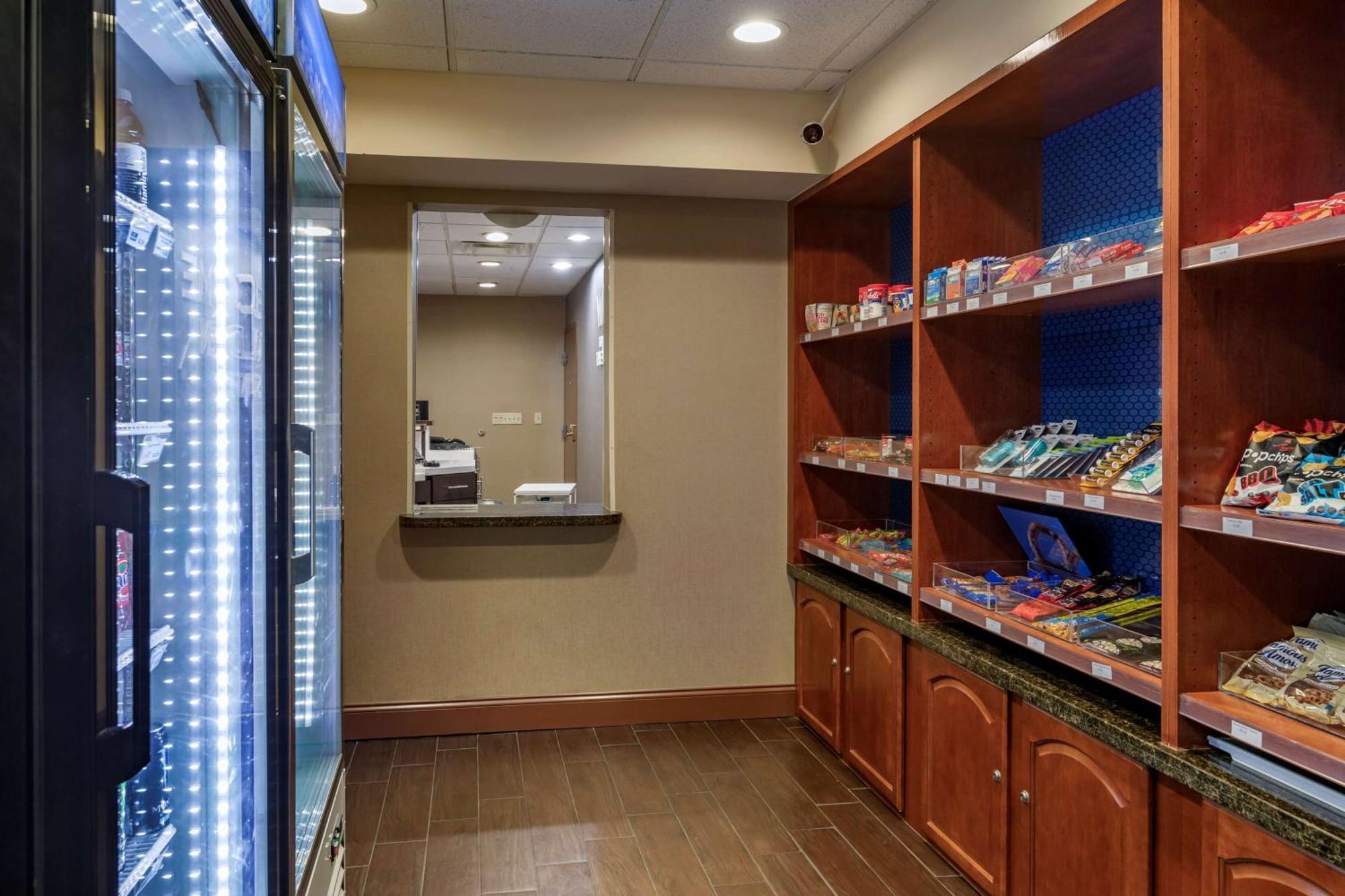 Hampton Inn Norco/Corona Екстериор снимка