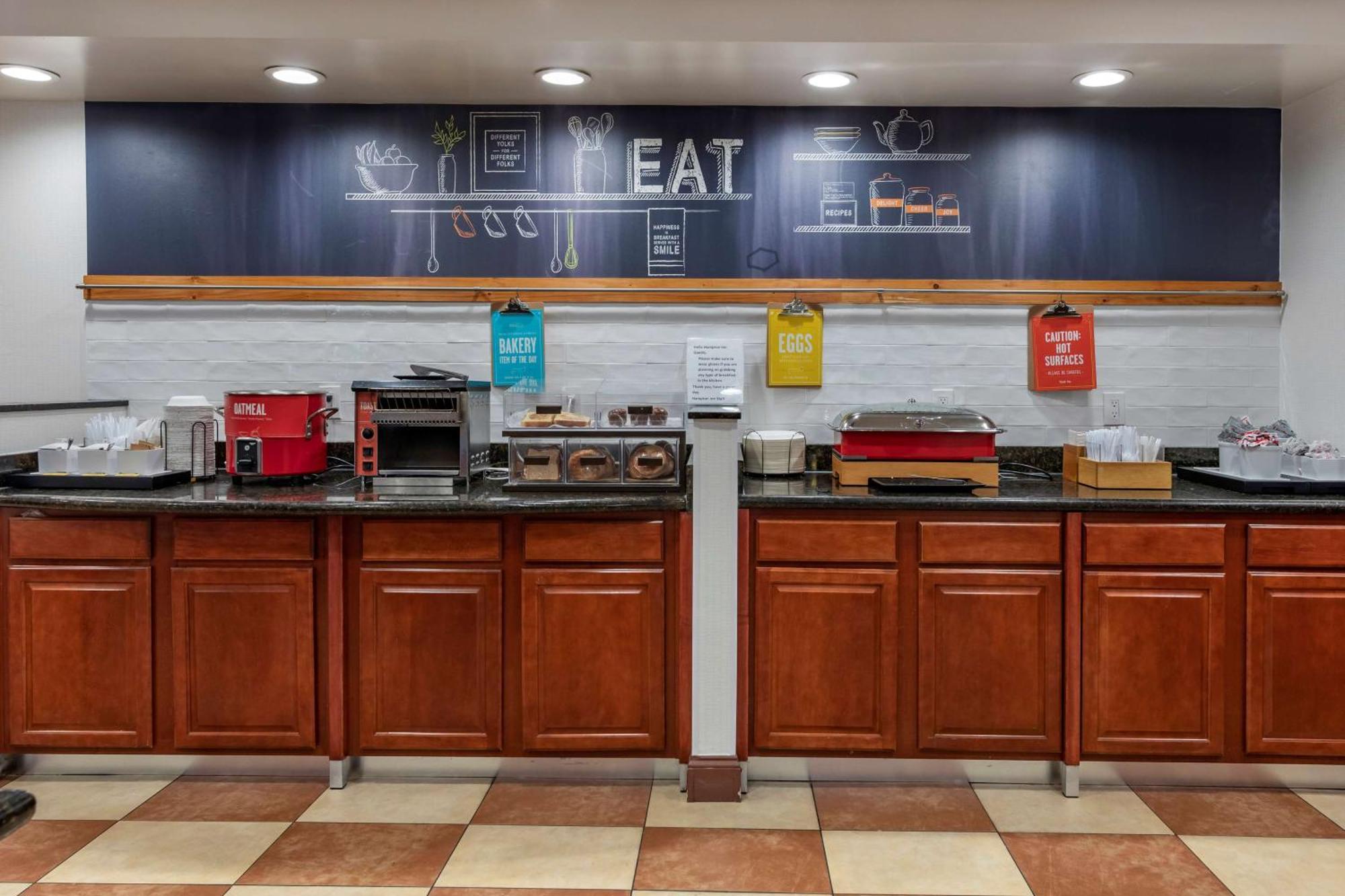Hampton Inn Norco/Corona Екстериор снимка